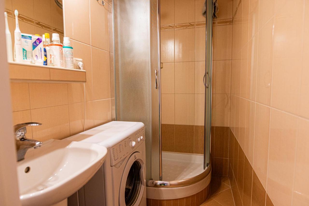 Private Room 1 Km From Center With Kitchen Bratislava Exterior photo